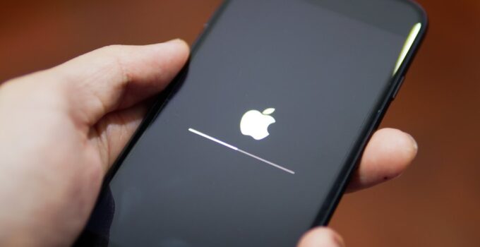 Update iPhone 15 before transferring data from another iPhone